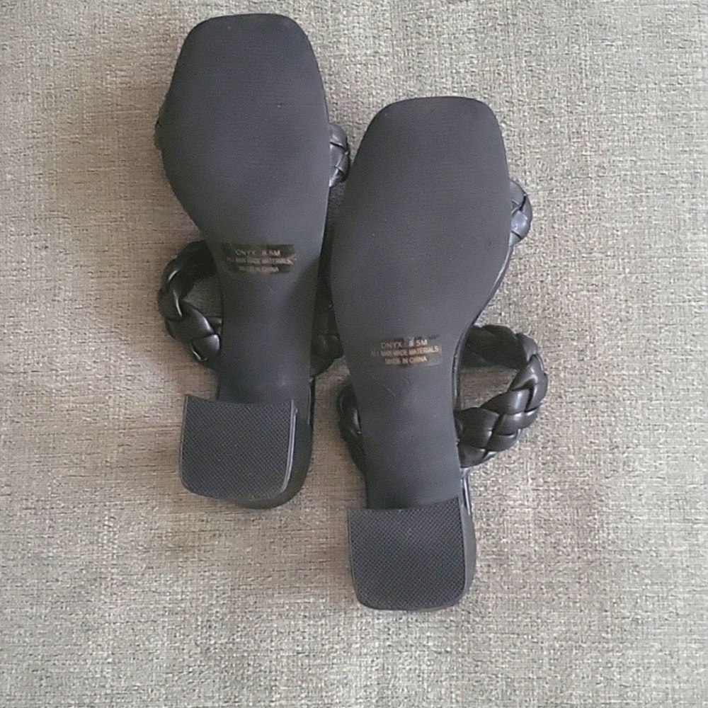 Nwot Or Box Cushionare Block Healed Slides - image 3